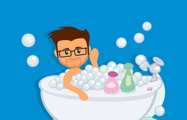Kann ich meine Hörgeräte beim Baden oder Duschen tragen?