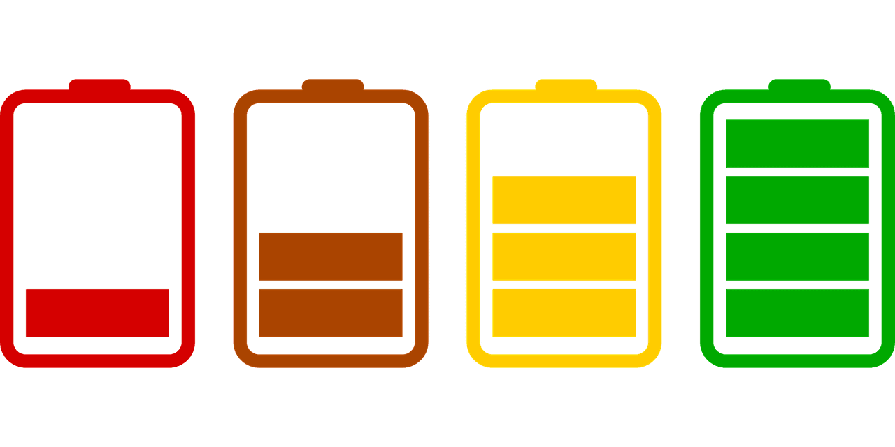 Woher weiß ich, dass die Hörgerätebatterie bald leer ist?