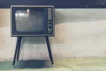 Schwerhörige – Klarer Ton beim Fernseher