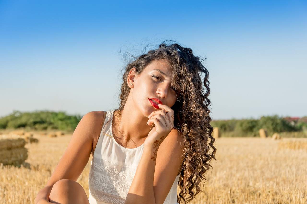 Hörgerät und Haare – Diese Frisur ist die beste