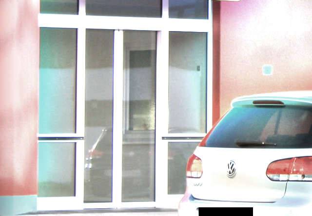 Bei Penny in der Tür eingeklemmt: Prellungen und Hörgerät weg