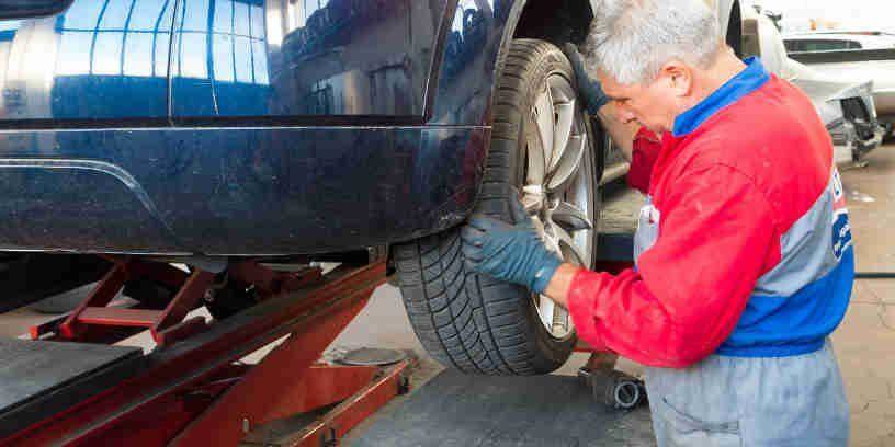 Sprechen wir über Gehörschutz in der Kfz-Werkstatt.