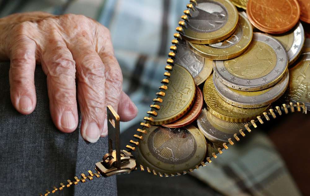 Wettbewerb unter Rentnern: Wer hat das teuerste Hörgerät?